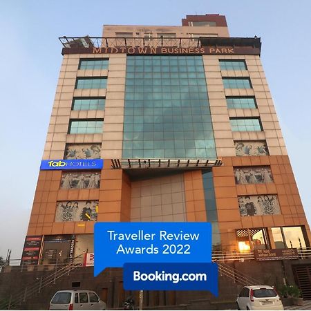 Fabhotel Mid Town Grand Panchkula Exteriör bild